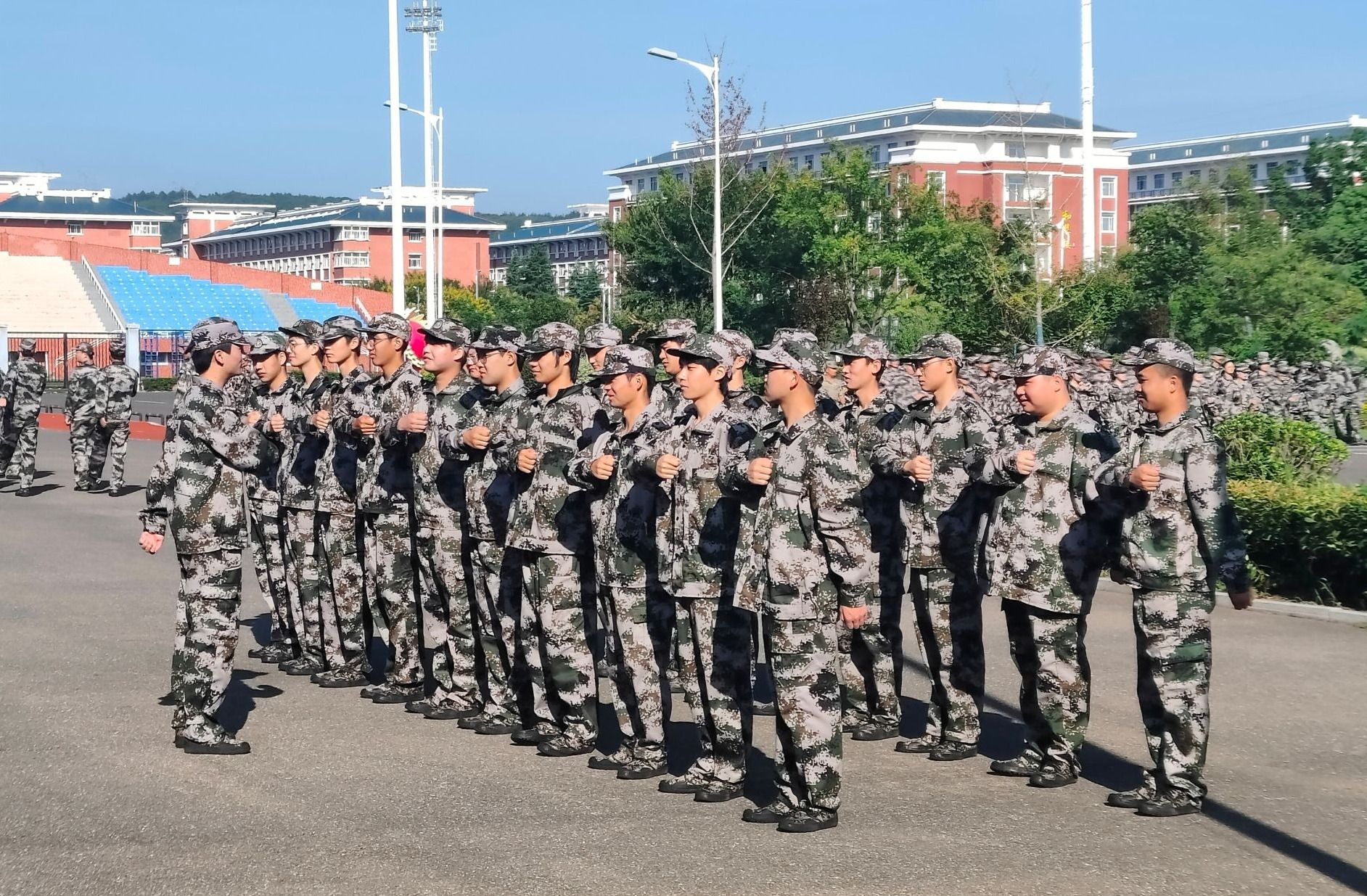 信息工程学院2024级新生军训圆满结束